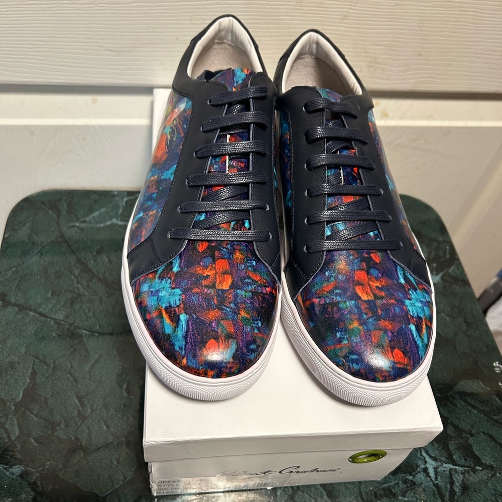ROBERT GRAHAM WHITE SHARK SHOES NEW IN BOX